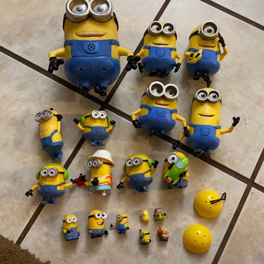 Minion figures. (All shapes and sizes) - Picture 1 of 3